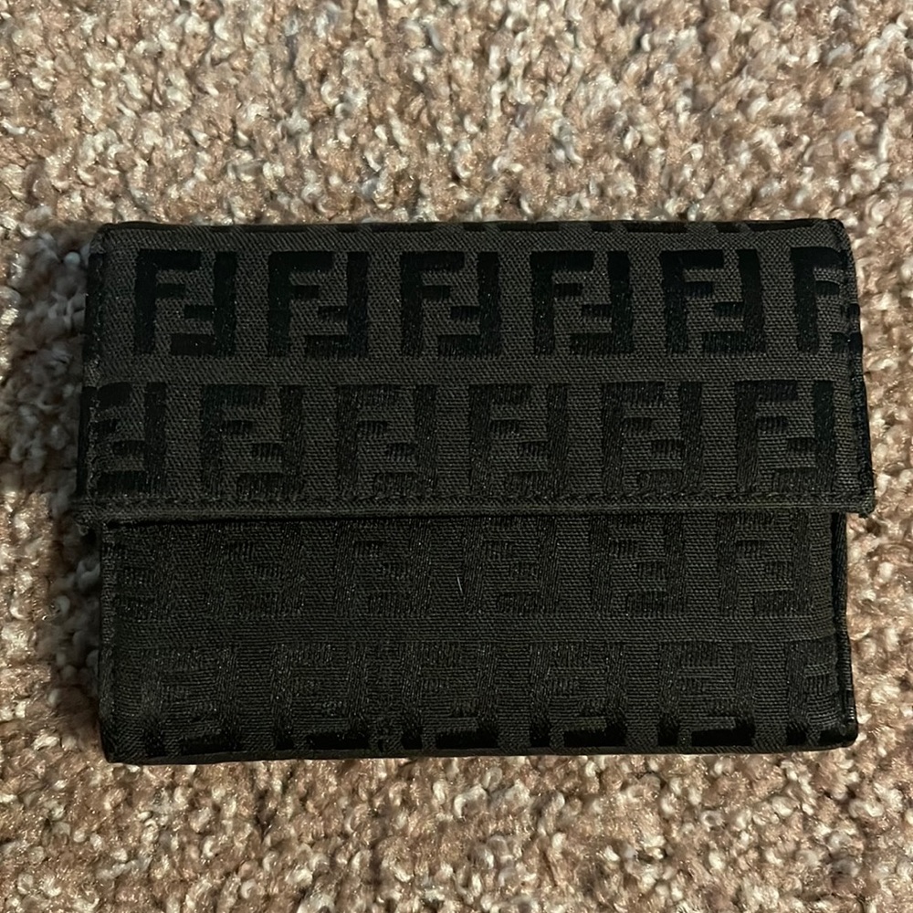 Authentic Fendi bifold wallet in excellent condition and it comes with a box